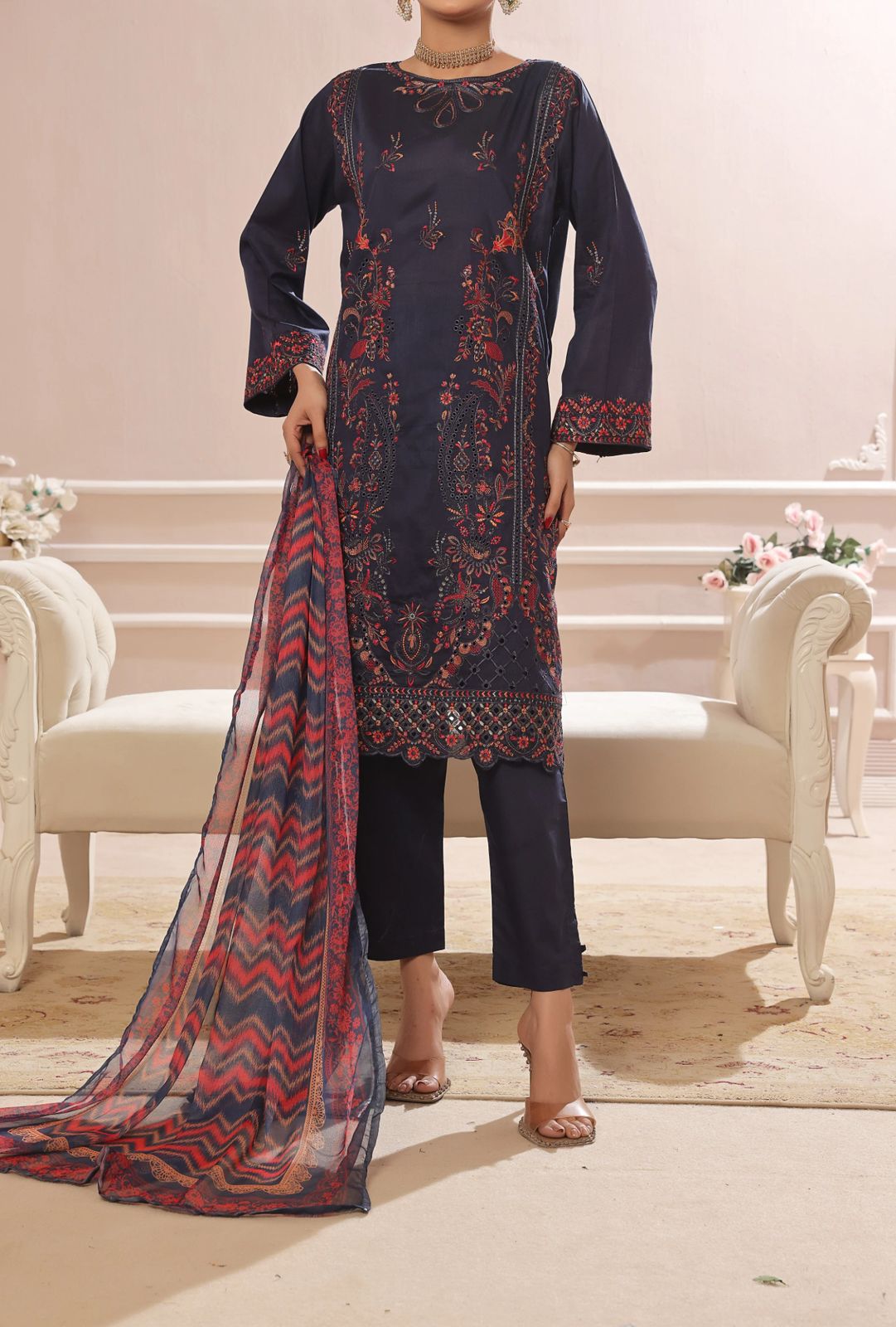 Embroidered Lawn 3 Piece Suite